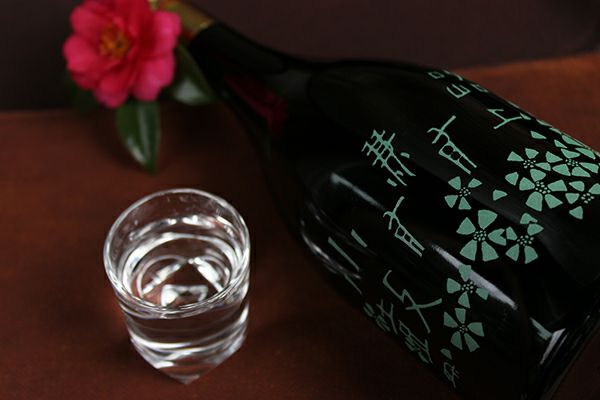 【小鼓】路上有花 黒牡丹(ろじょうはなあり くろぼたん) 720ml